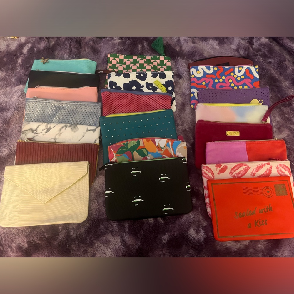 Set of 21 IPSY makeup bags
